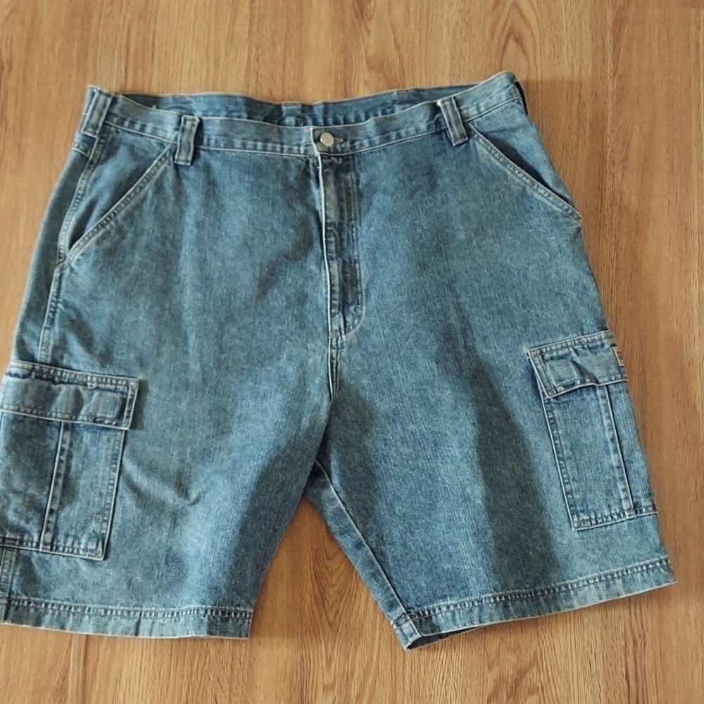 Wrangler shorts Size 40.